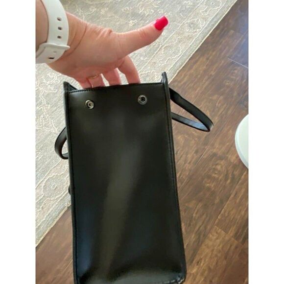 Black DKNY LEATHER PURSE with straps - Picture 2 of 11